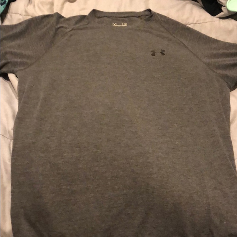 Men’s Under Armour shirt great condition
